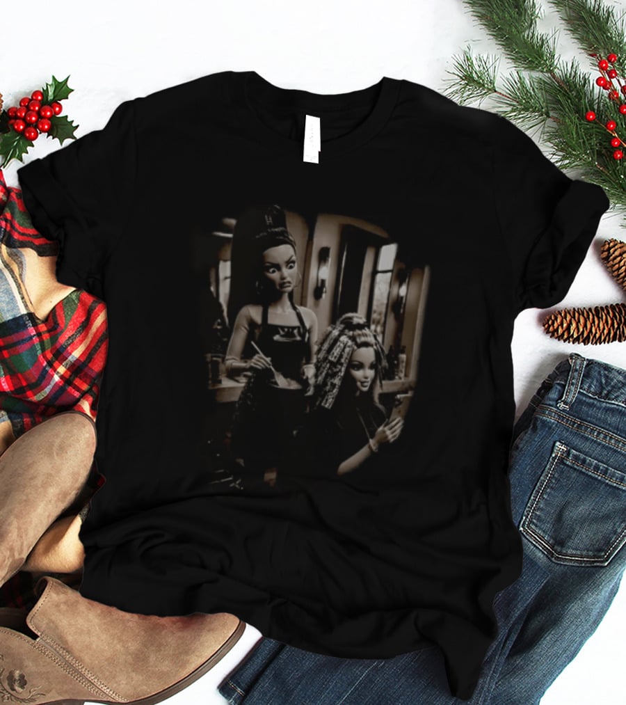 Salon Doll Face Hairdresser And Client T-Shirt