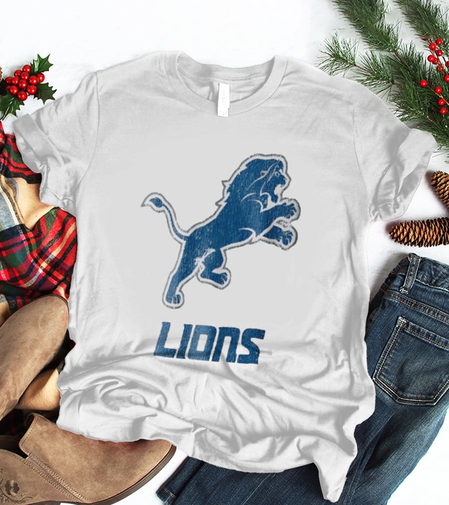 Detroit Lions Distressed Blue Leaping Lion Vintage Team Spirit T-Shirt