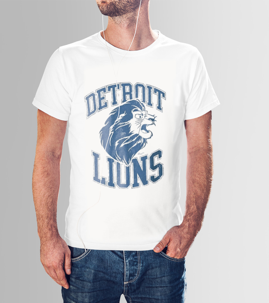 Detroit Lions Distressed Roaring Lion Head Varsity T-Shirt