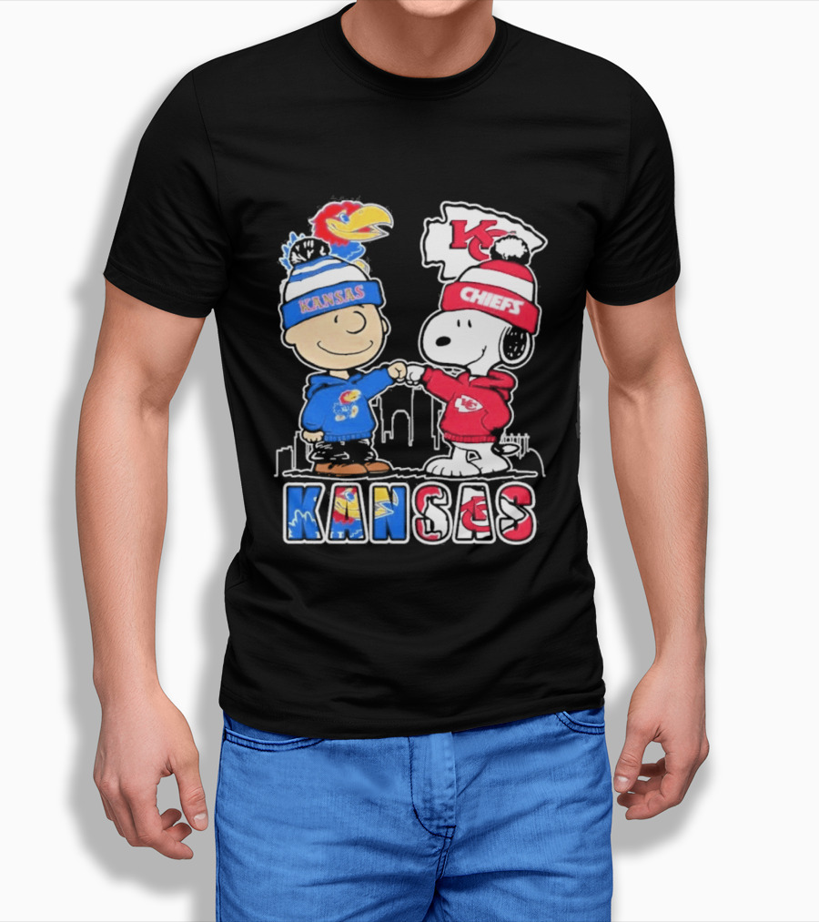 Kansas Jayhawks Kansas City Chiefs Peanuts Christmas 2025 Snoopy And Woodstock Fist Bump T-Shirt