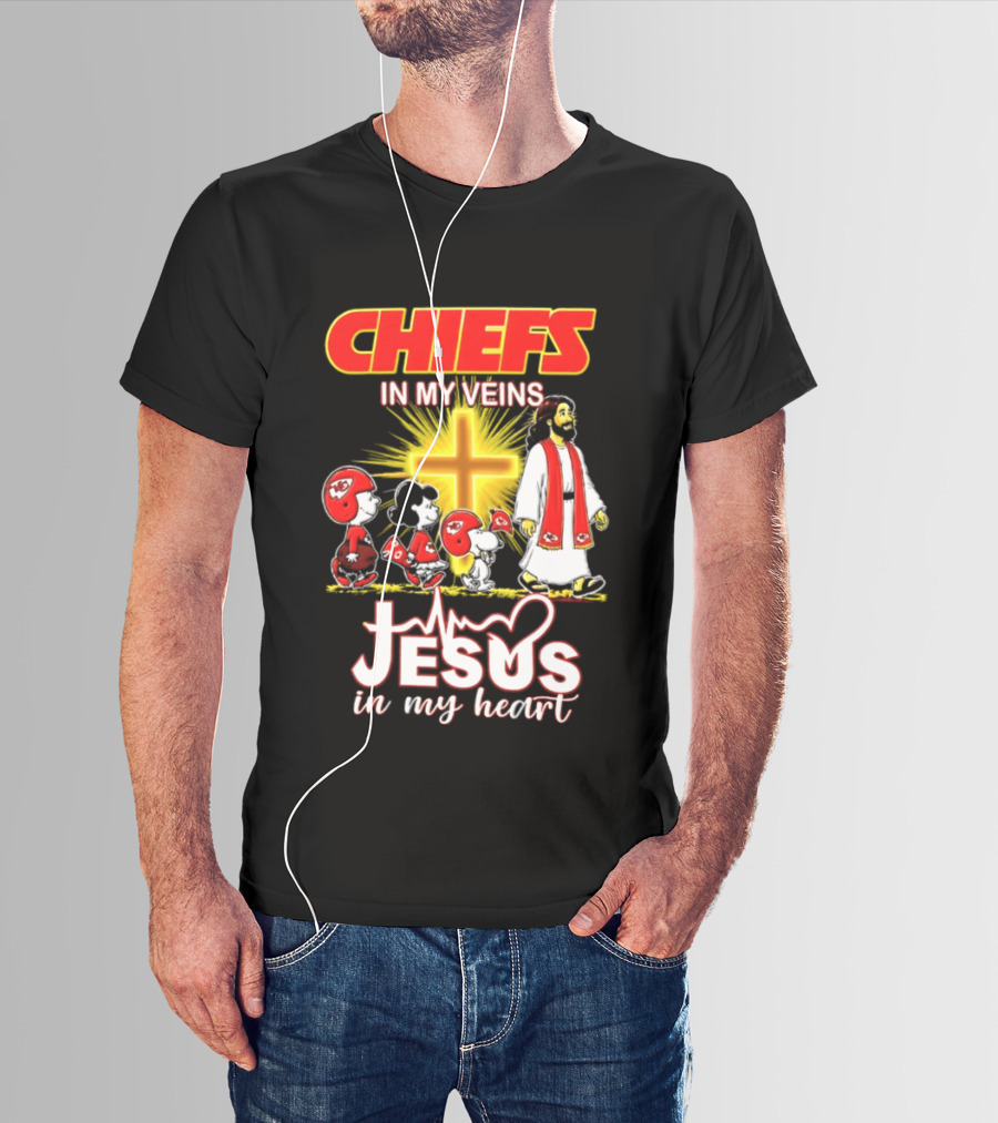 Chiefs In My Veins Jesus In My Heart Snoopy And Charlie Football T-Shirt
