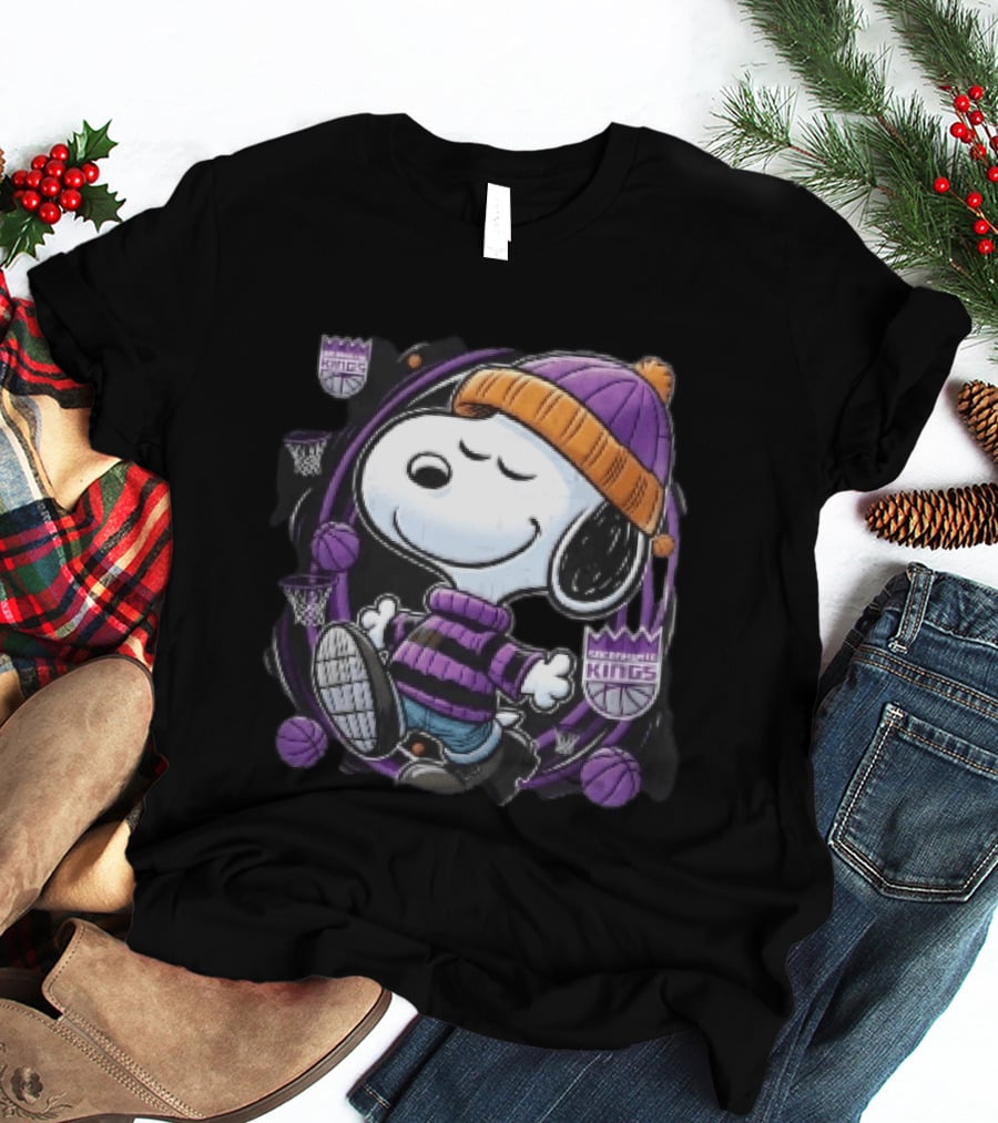 Sacramento Kings NBA Snoopy Walking Beanie Striped Basketball Hoops T-Shirt