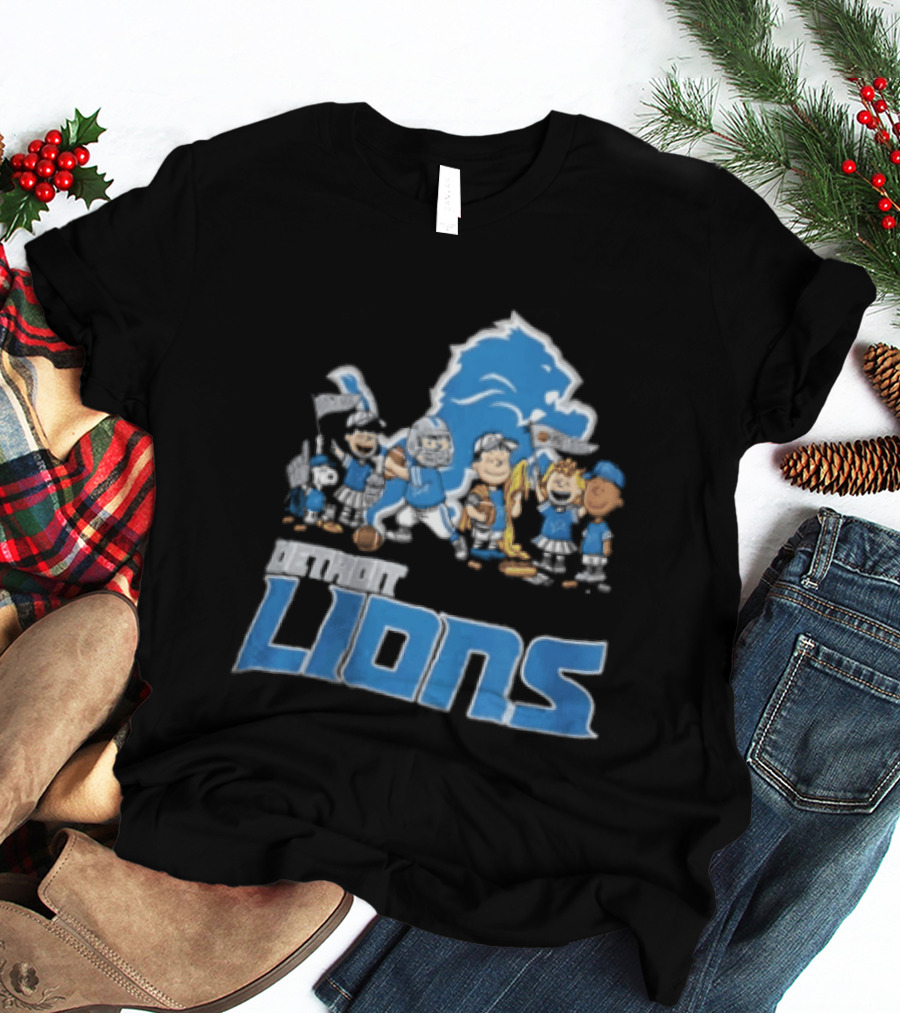 Detroit Lions Charlie Brown Lucy Van Pelt Snoopy Cartoon Football Team T-Shirt