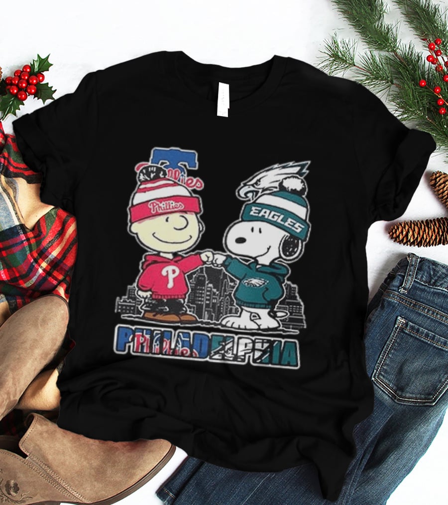 Phillies Eagles Fans Snoopy Philadelphia Collaboration T-Shirt