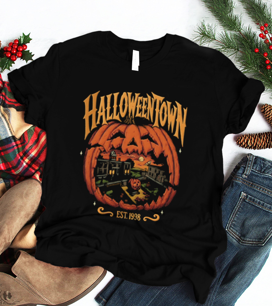 Halloweentown Est 1998 Giant Pumpkin Town Square Portal Scene T-Shirt