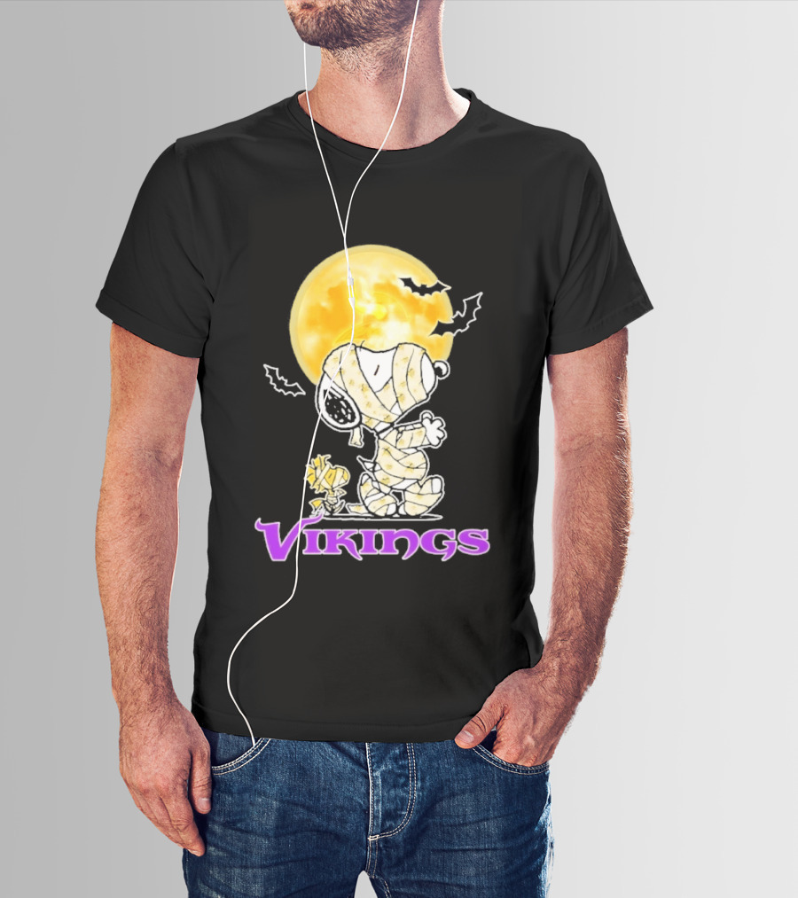 Snoopy Woodstock Vikings Halloween Mummy Moon T-Shirt