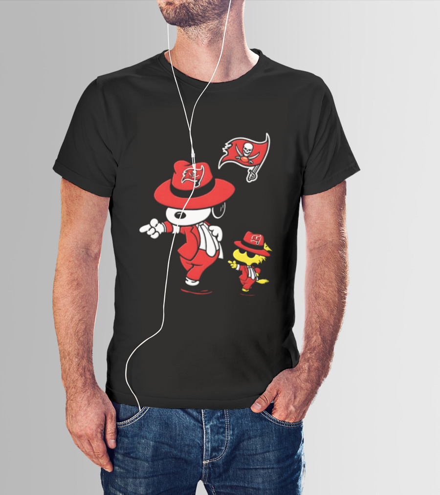 Snoopy Woodstock Tampa Bay Buccaneers Pirate Flag Dance T-Shirt