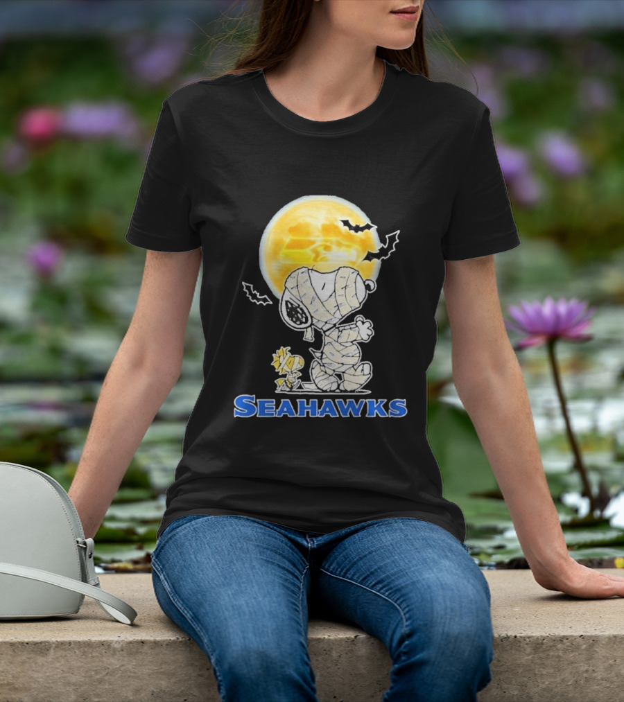 Seattle Seahawks Snoopy Mummy Halloween Moon T-Shirt