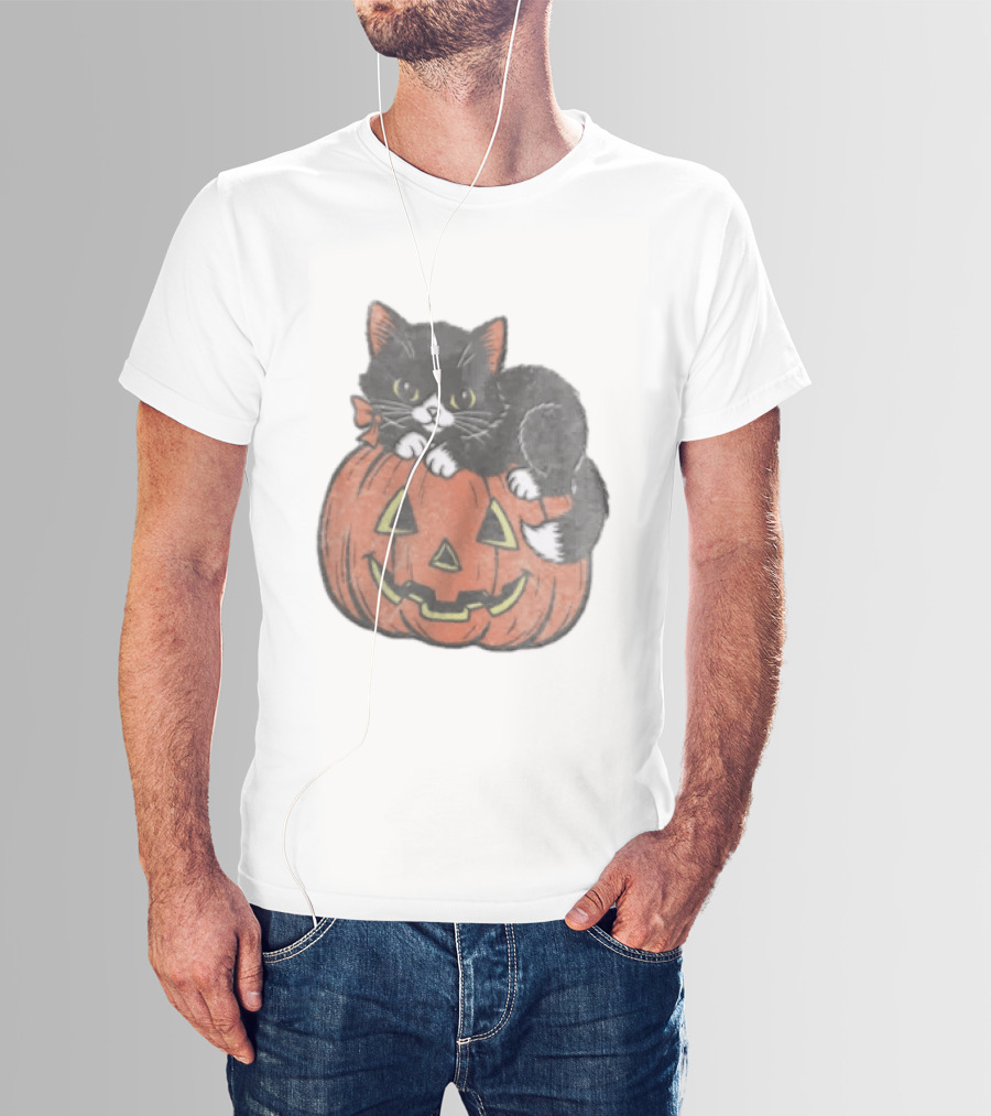 The Pumpkin Cat Halloween Black Cat On Jack O' Lantern T-Shirt