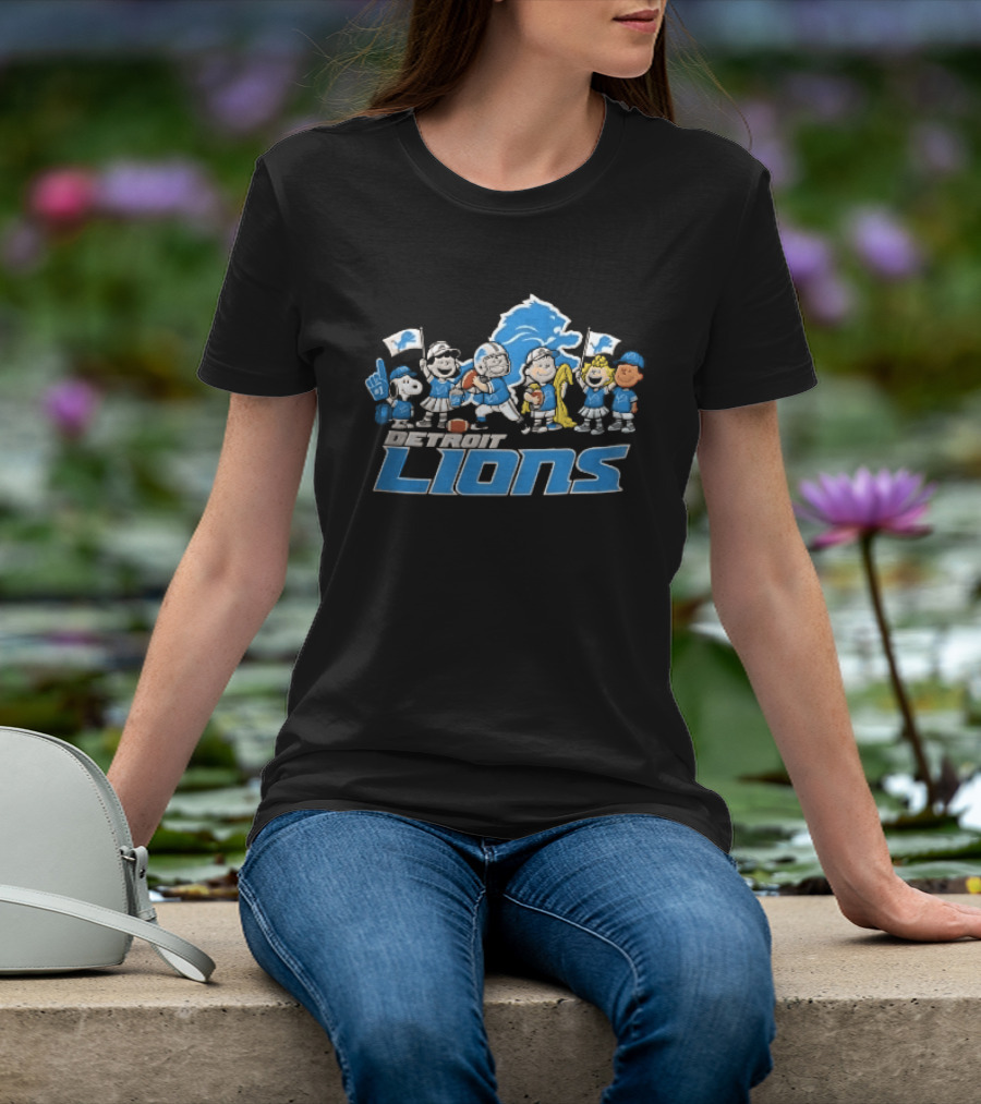 Detroit Lions Noel Peanuts Characters Christmas Football Celebration T-Shirt