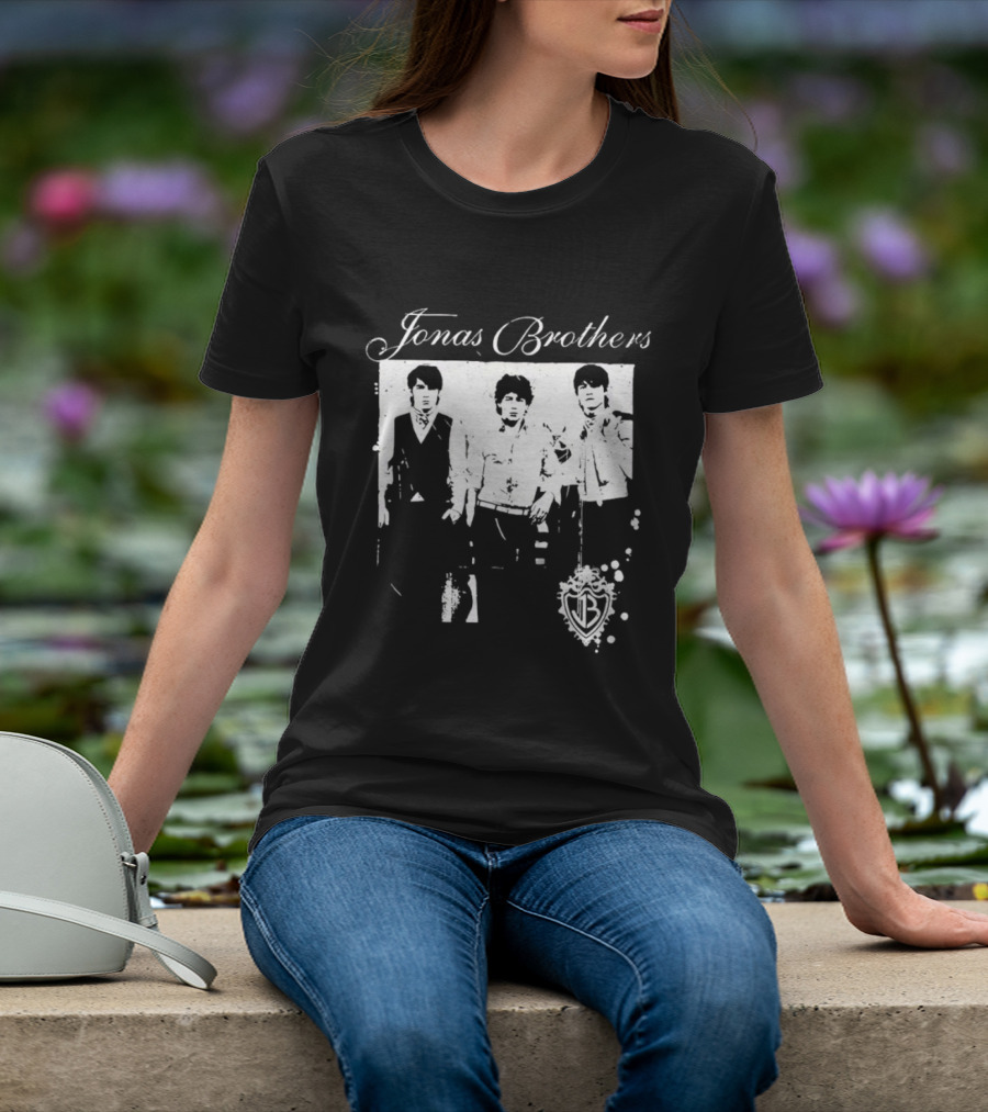 Jonas Brothers Tour Music Iconic Band Concert Memorabilia T-Shirt