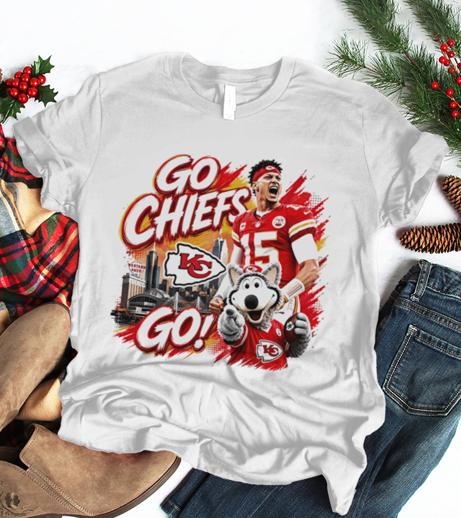 Go Chiefs Kansas City Patrick Mahomes 15 KC Football T-Shirt