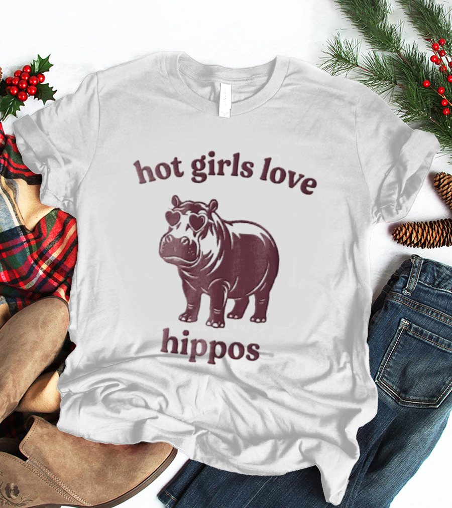 Hot Girls Love Hippos With Heart Glasses T-Shirt