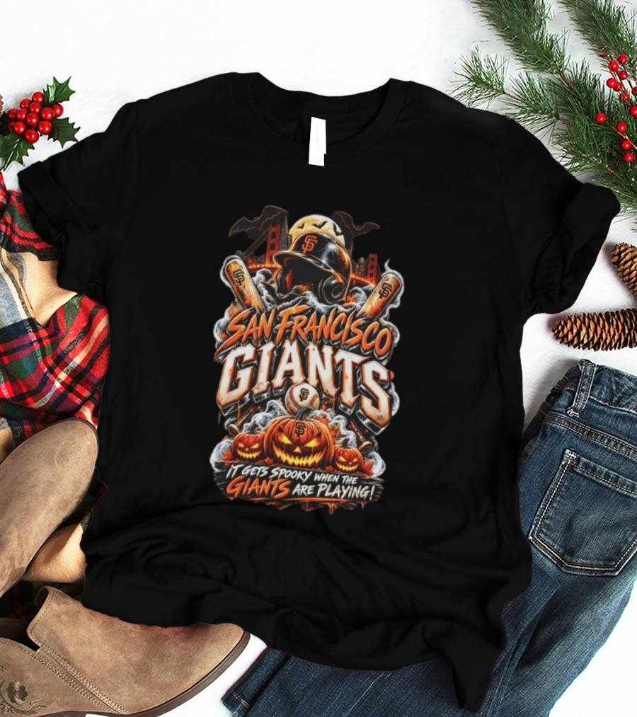 San Francisco Giants It Gets Spooky When The Giants Are Playing Halloween T-Shirt