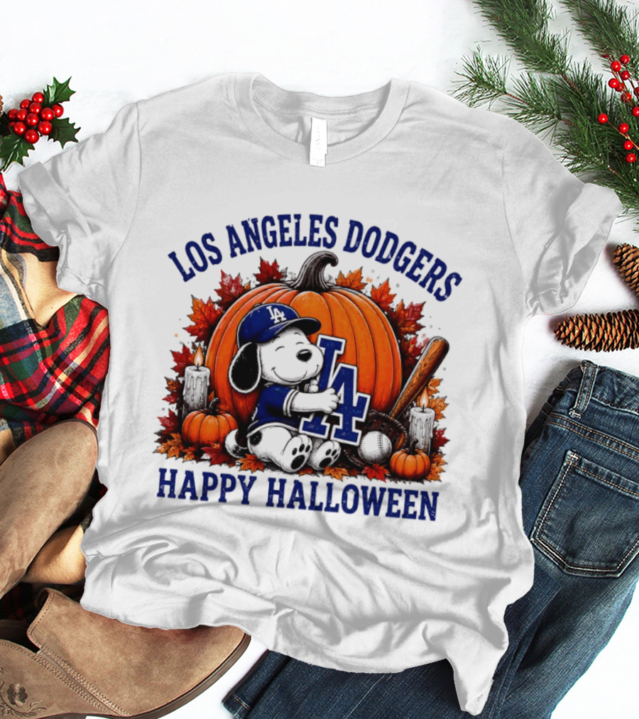 Los Angeles Dodgers Snoopy Hugging Pumpkin Happy Halloween Baseball T-Shirt