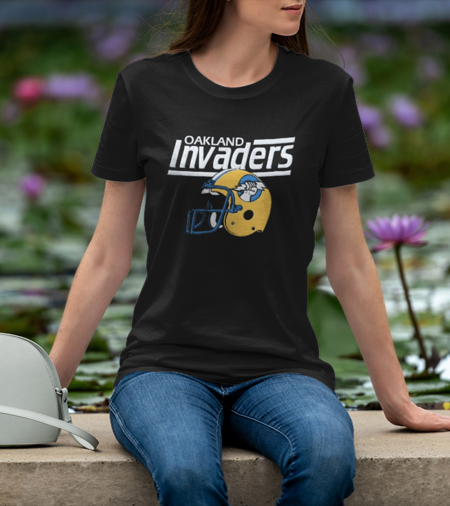 Oakland Invaders Distressed Yellow Football Helmet Vintage Style Retro Sports Memorabilia T-Shirt