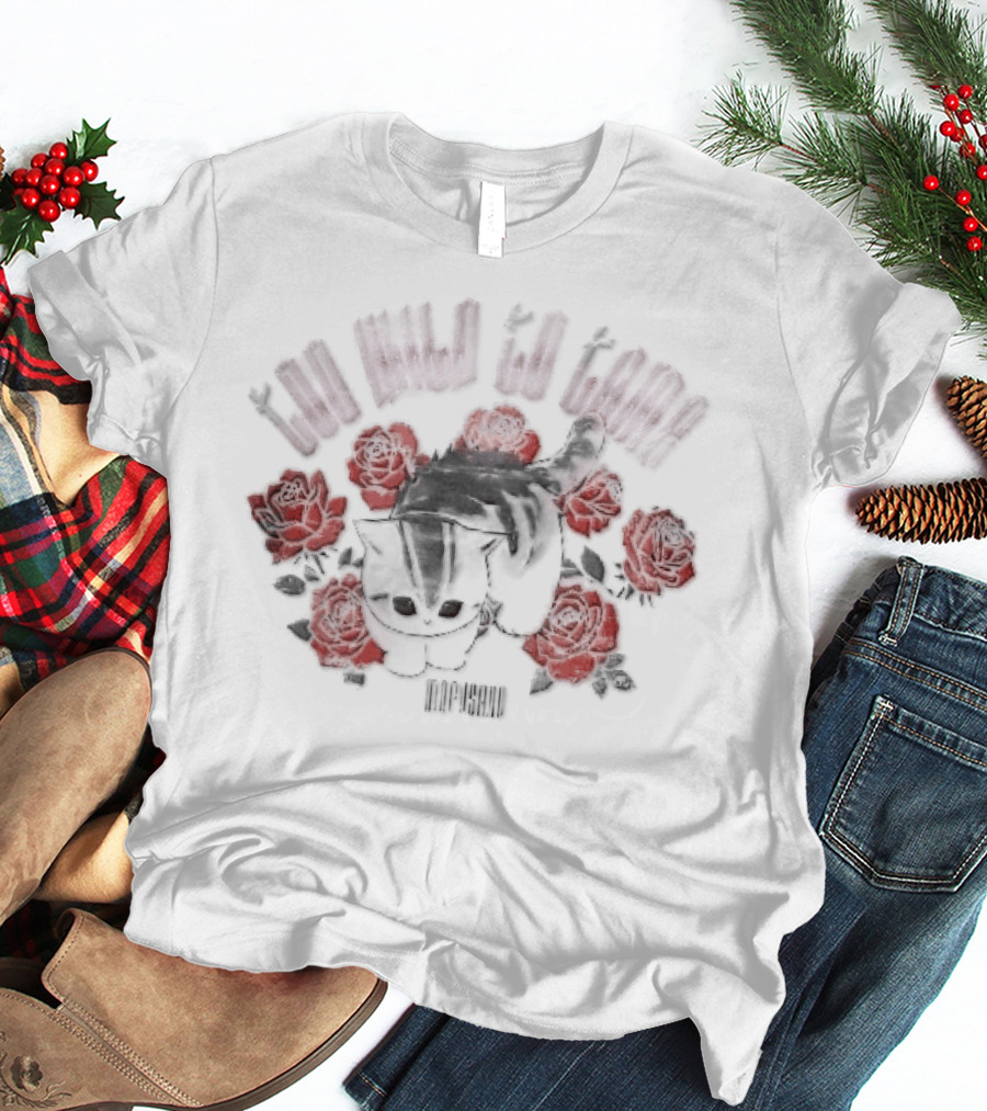 Mofusand Distressed Striped Kitten Surrounded By Red Roses Too Wild To Tame T-Shirt