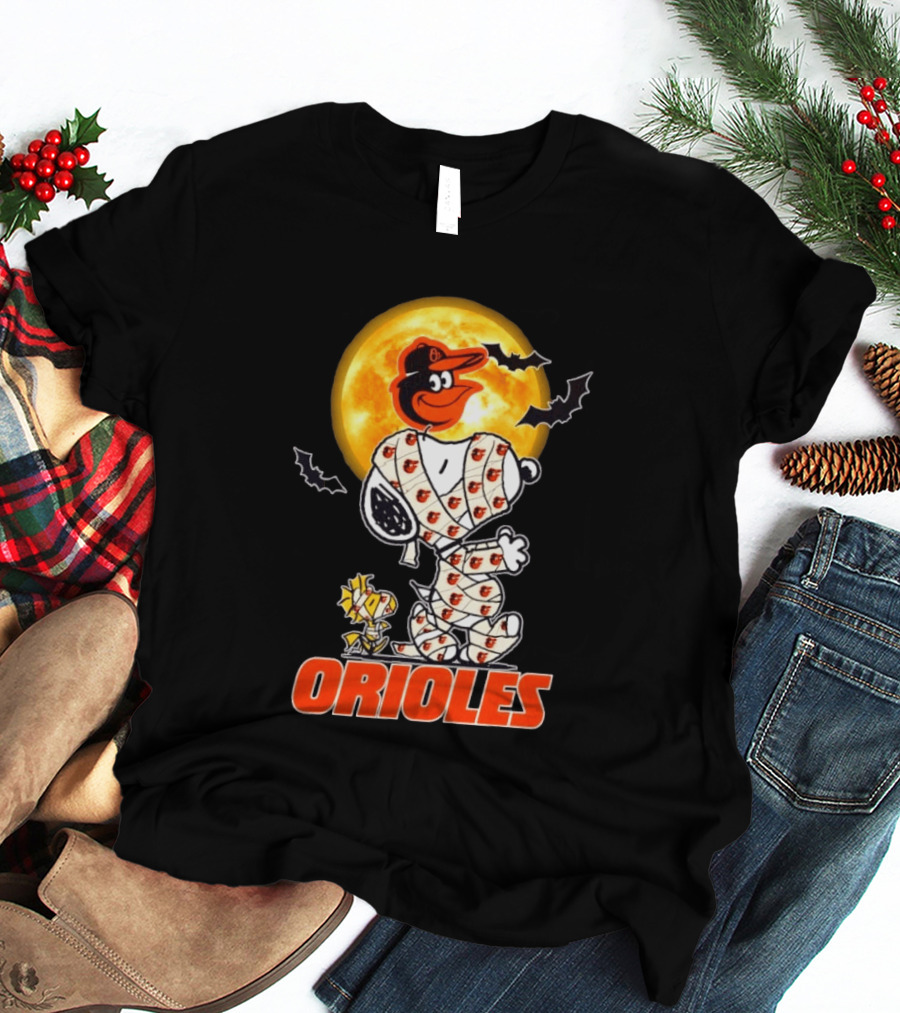 Baltimore Orioles Halloween Snoopy Woodstock Mummy Cosplay Moon Bats T-Shirt