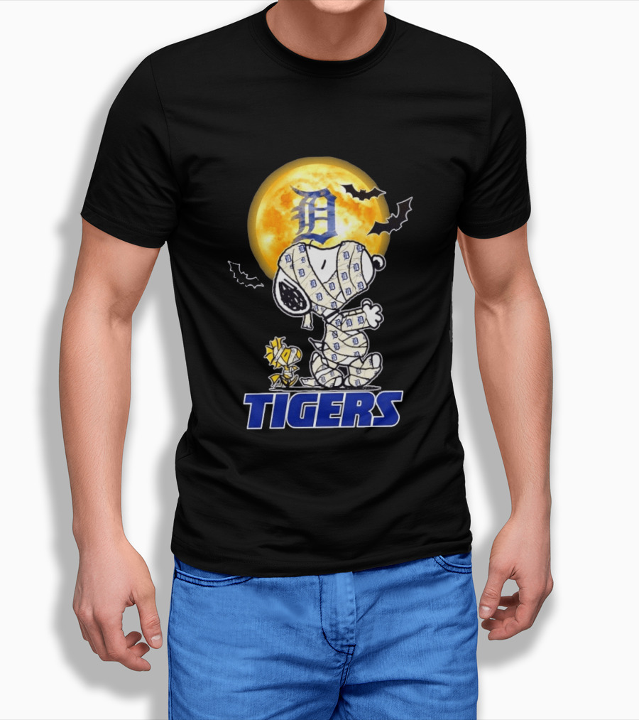 Detroit Tigers Snoopy Woodstock Mummy Halloween Moon Bats T-Shirt