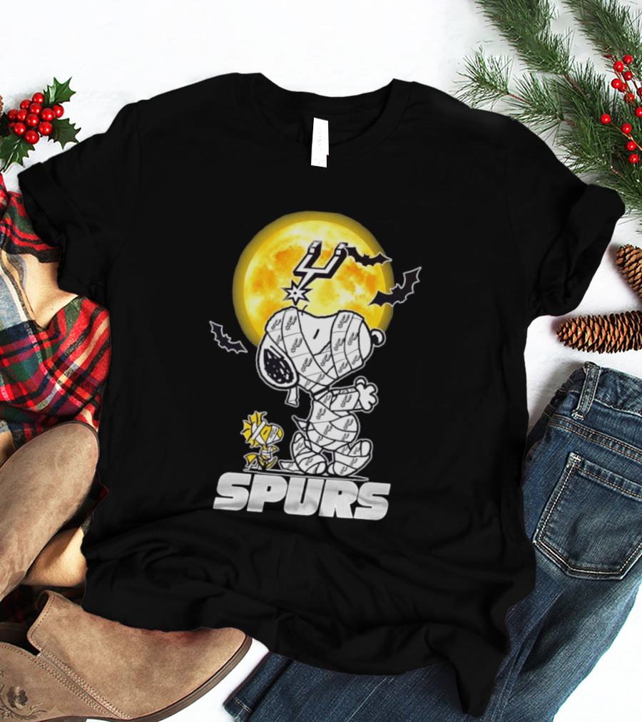 San Antonio Spurs Snoopy Woodstock Halloween Mummy Cosplay T-Shirt