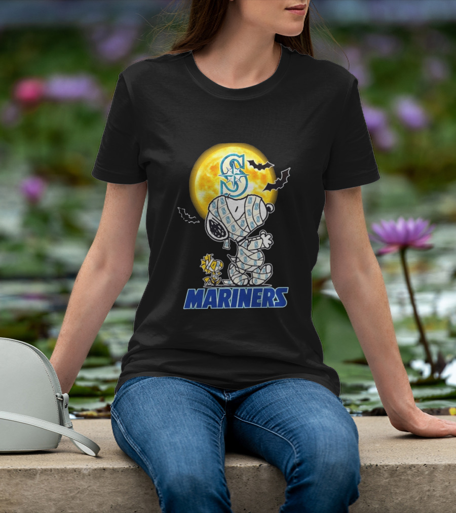Seattle Mariners Snoopy Woodstock Halloween Mummy Cosplay Full Moon Bats T-Shirt