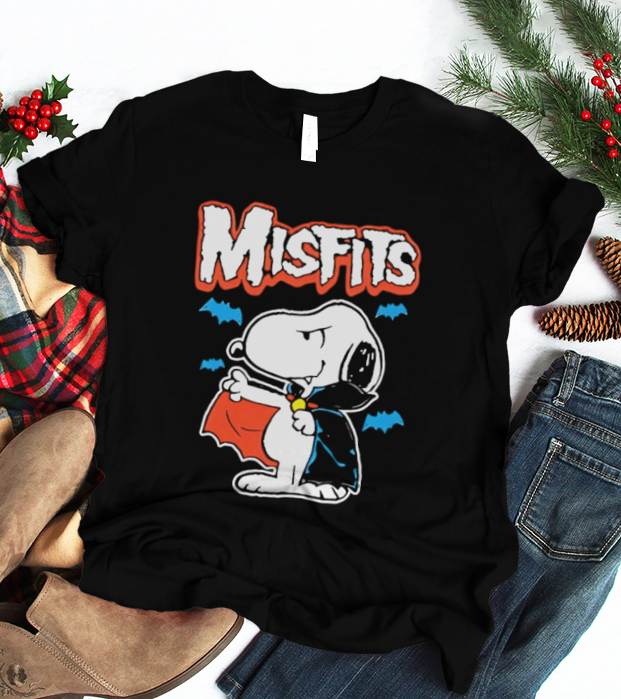 Misfits Snoopy Vampire Halloween Blue Bats Cloak T-Shirt