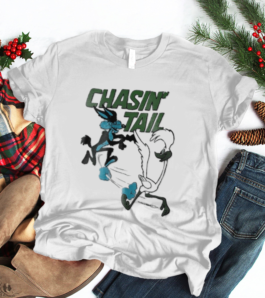 Chasin' Tail Looney Tunes Cartoon Bugs Bunny And Bull T-Shirt
