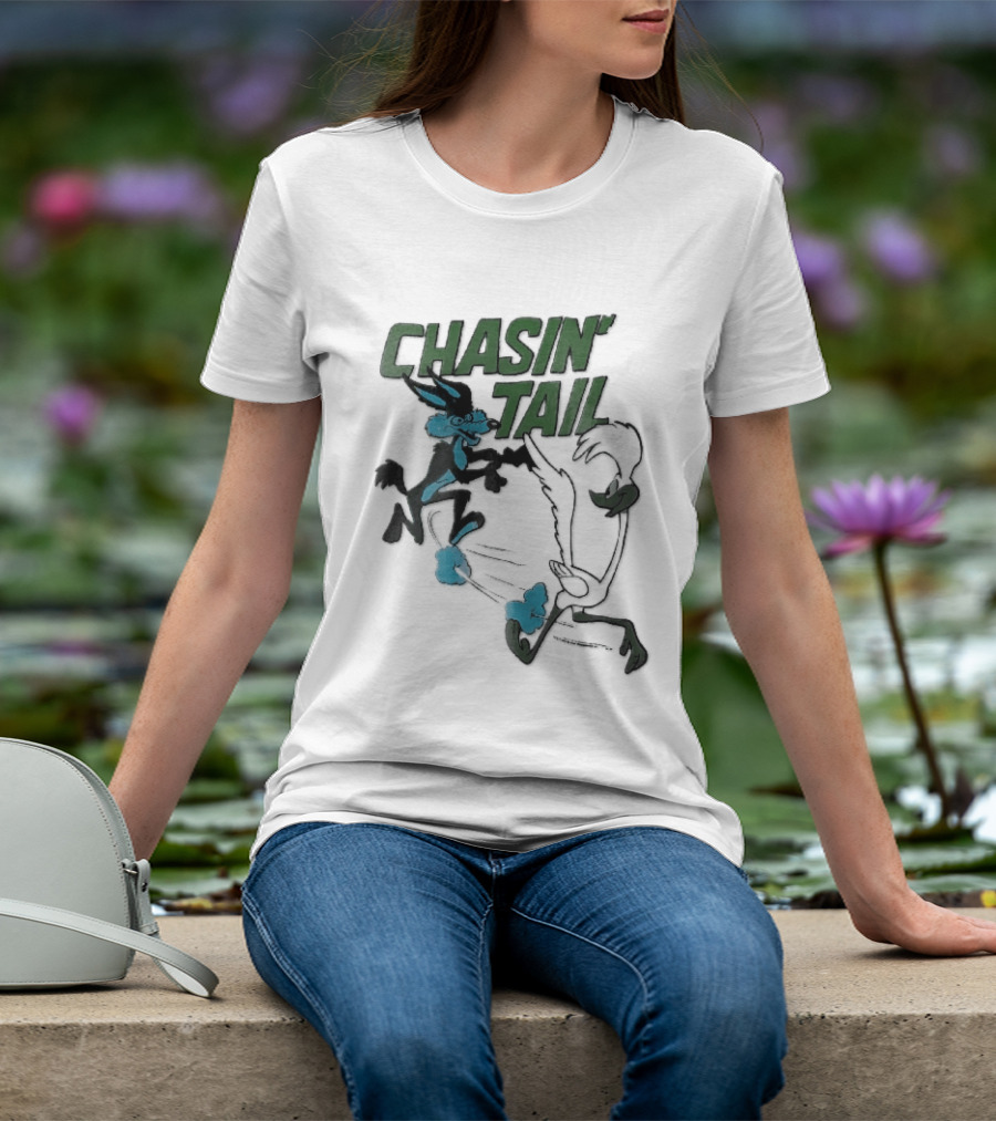 Chasin' Tail Looney Tunes Cartoon Bugs Bunny And Bull T-Shirt