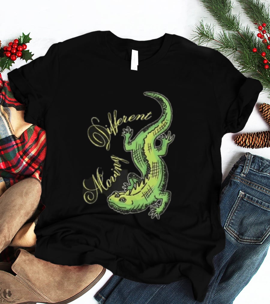 Different Moving Green Lizard Iguana Line Sketch T-Shirt