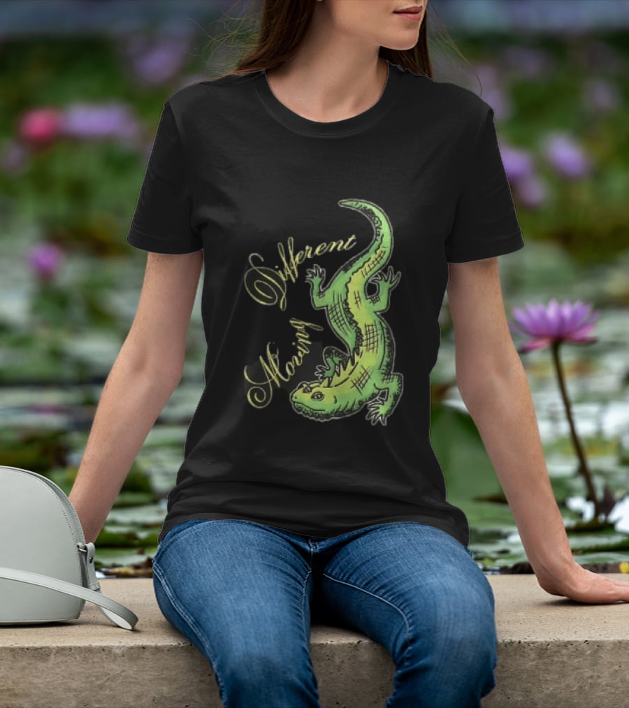 Different Moving Green Lizard Iguana Line Sketch T-Shirt
