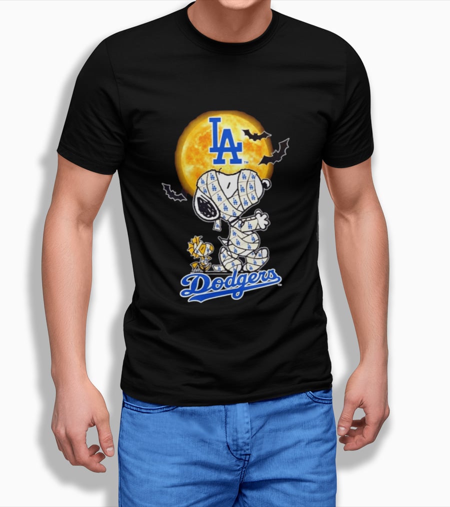 Los Angeles Dodgers Snoopy Woodstock Mummy Halloween Baseball Moon Bats T-Shirt