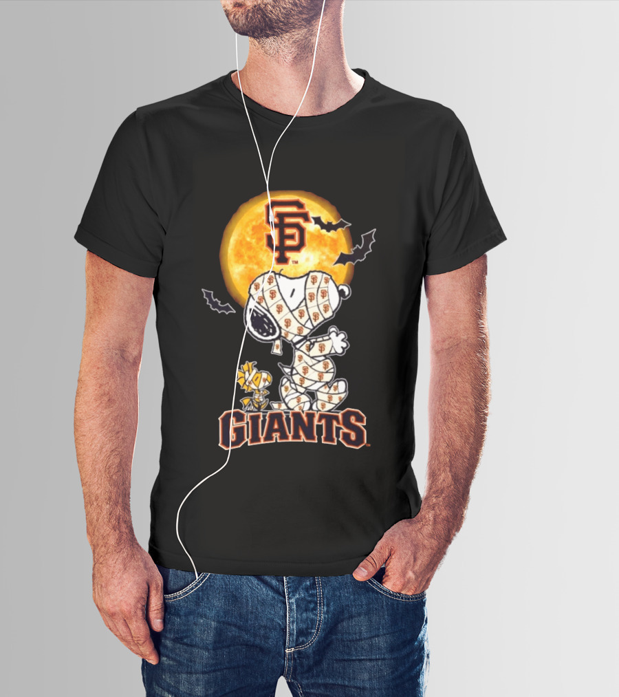 San Francisco Giants Snoopy Woodstock Mummy Halloween Moon T-Shirt