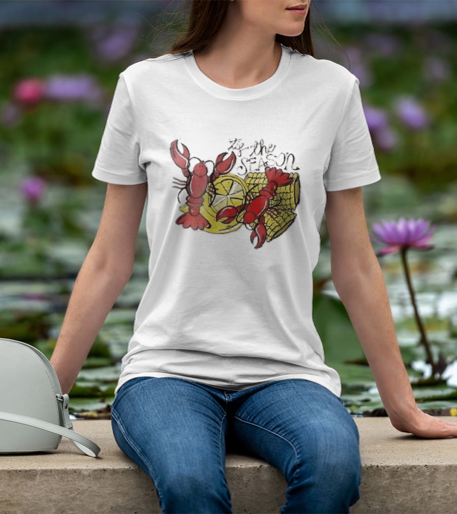 Tis The Season Distressed Cartoon Crawfish Lemon Corn Cob Fun T-Shirt