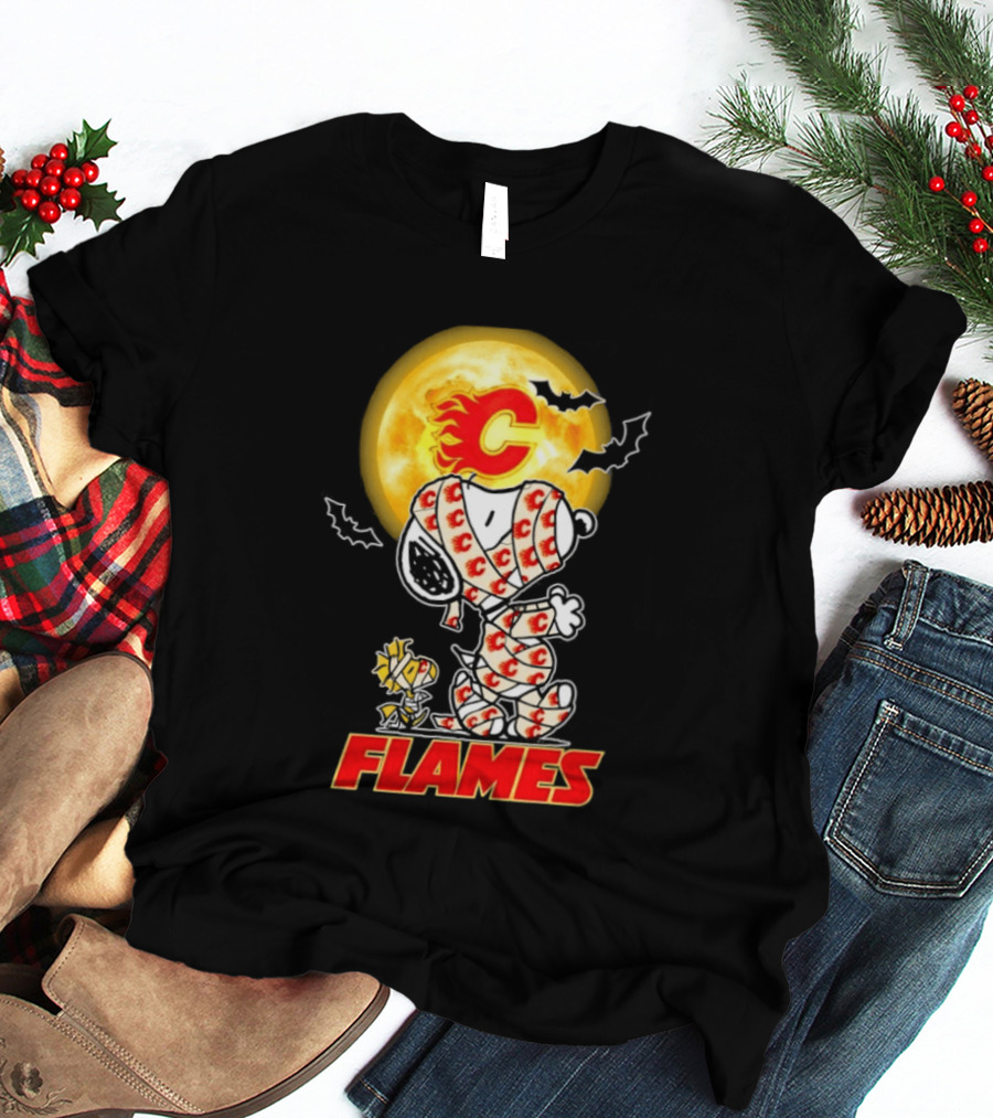 Flames Halloween Snoopy Woodstock Mummy Cosplay Calgary C Bat Moon T-Shirt