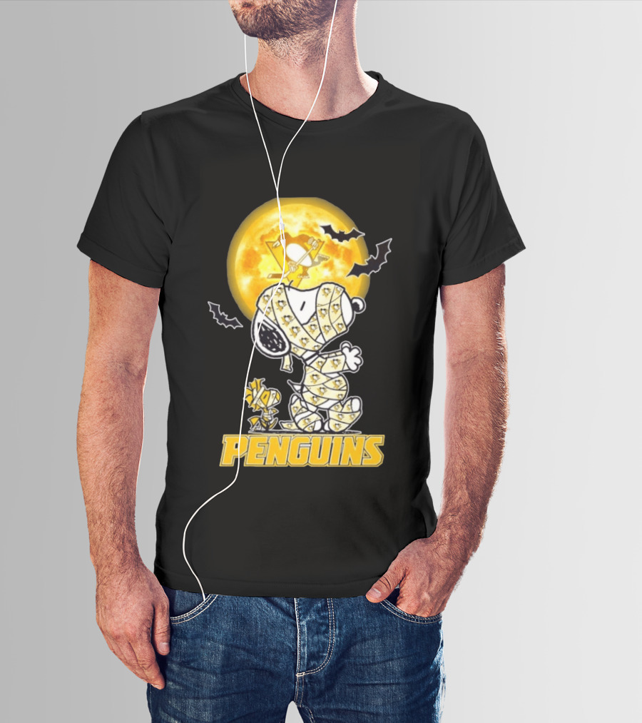 Pittsburgh Penguins Snoopy Woodstock Mummy Halloween Moon Bats T-Shirt