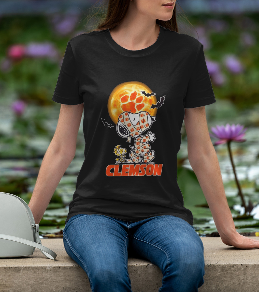 Clemson Tigers Snoopy Woodstock Mummy Halloween Moon Bats T-Shirt