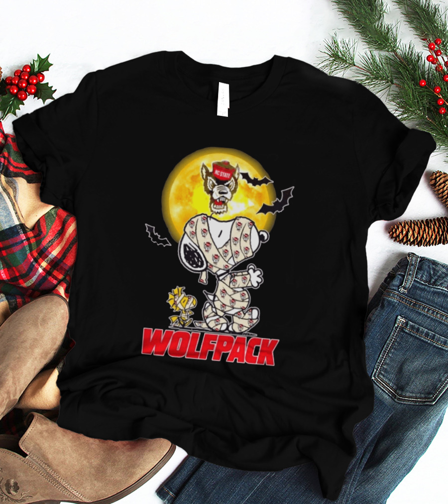 NC State Wolfpack Snoopy Woodstock Halloween Mummy Cosplay Moon T-Shirt