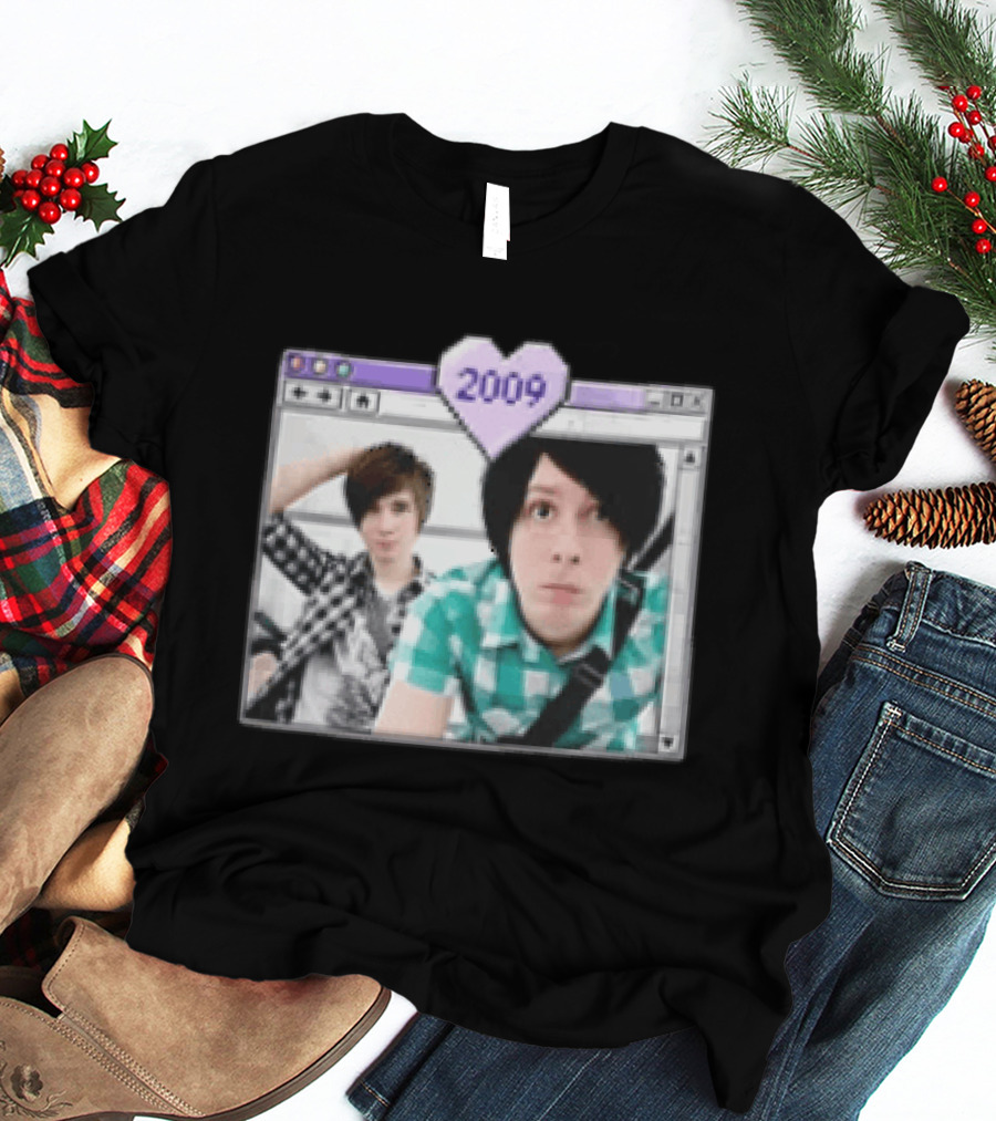 2009 Pixel Heart Icon Dan Howell Phil Lester In Computer Window T-Shirt