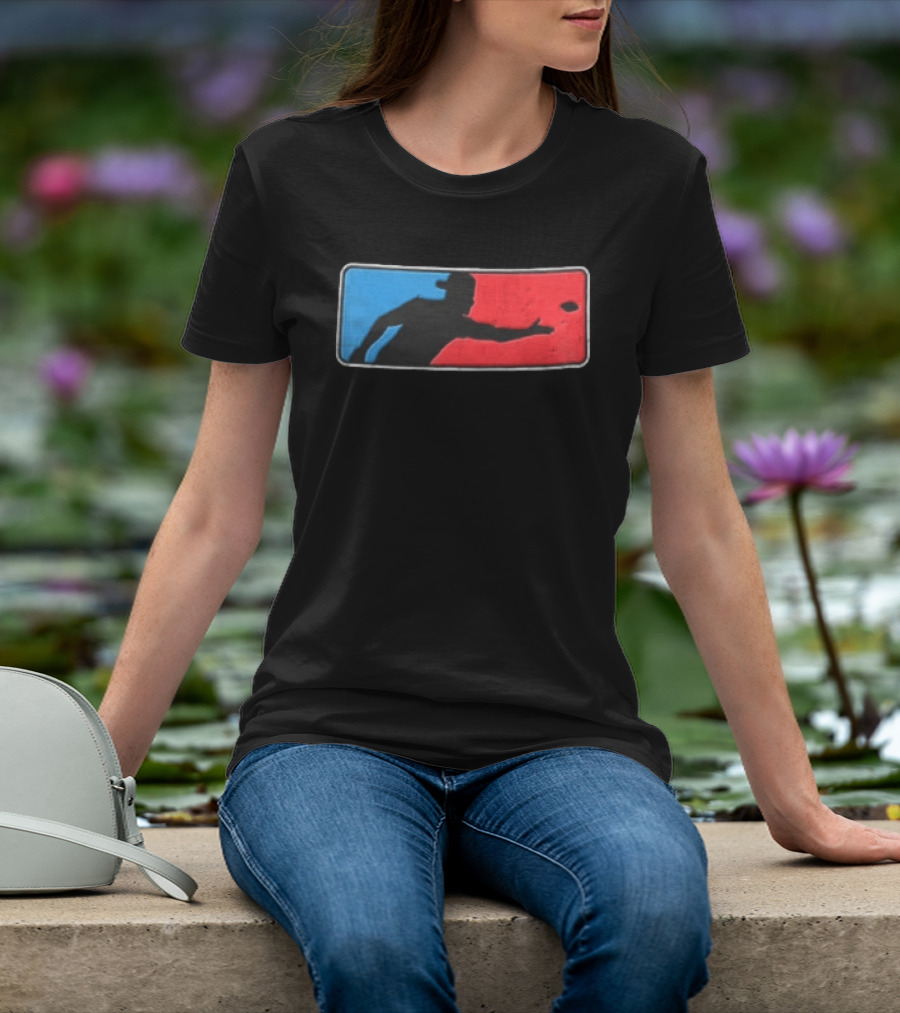 Distressed Red Blue Disc Golf Throwing Silhouette Sports Ultimate T-Shirt