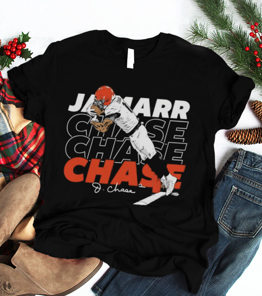 Ja'Marr Chase Cincinnati Bengals Toe Tap Catch Football J. Chase T-Shirt