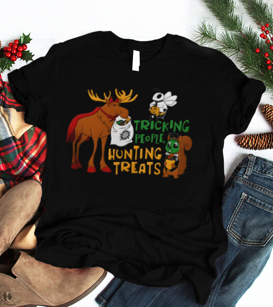 Tricking People Hunting Treats Moose Squirrel Ghost Halloween T-Shirt