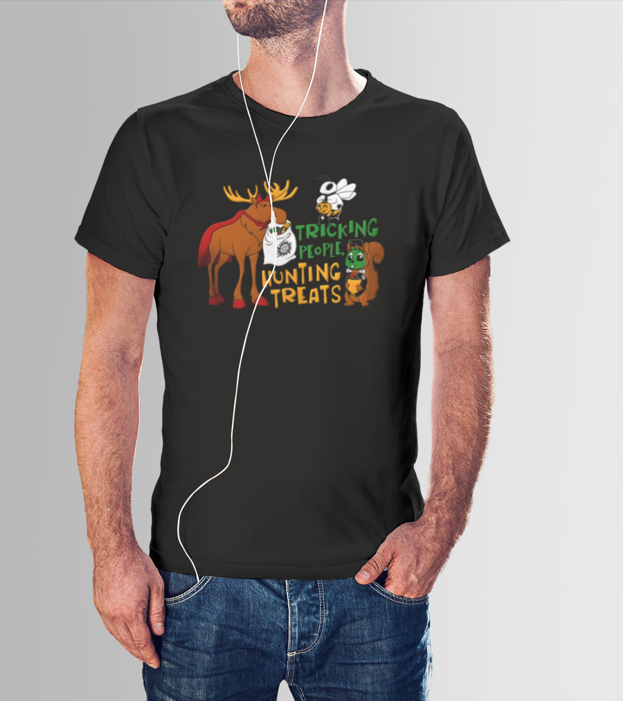 Tricking People Hunting Treats Moose Squirrel Ghost Halloween T-Shirt