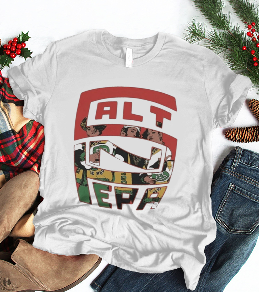 Salt N Pepa Group Members In Bold Outfits T-Shirt