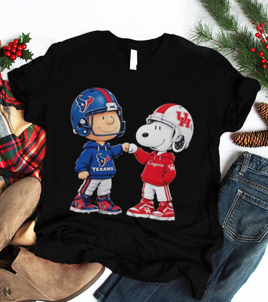 Peanuts Snoopy And Charlie Brown Houston Texans Vs Houston Cougars Fan Gear T-Shirt