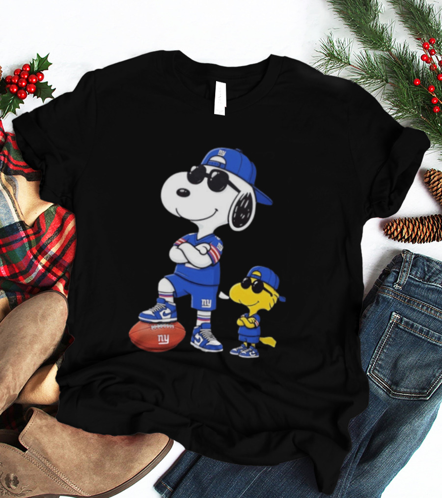 Snoopy And Woodstock In New York Giants Team T-Shirt