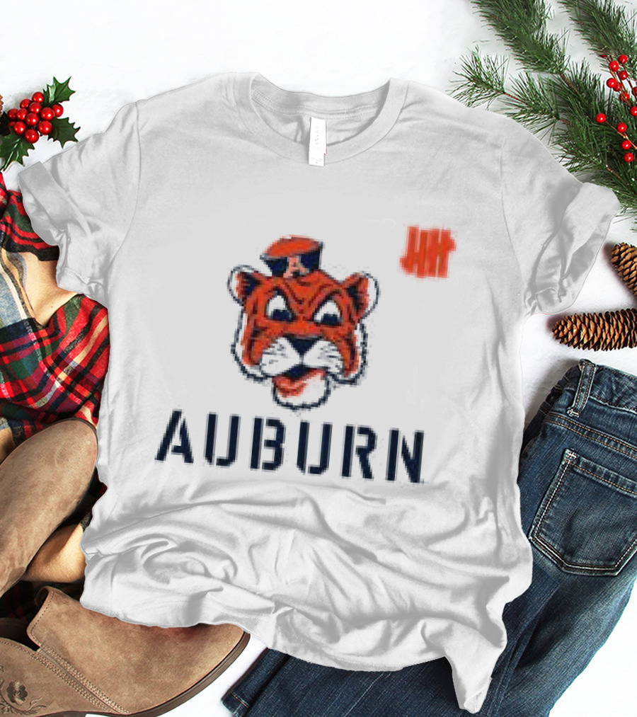 Undefeated Auburn Tiger Emblem With Retro Cap T-Shirt