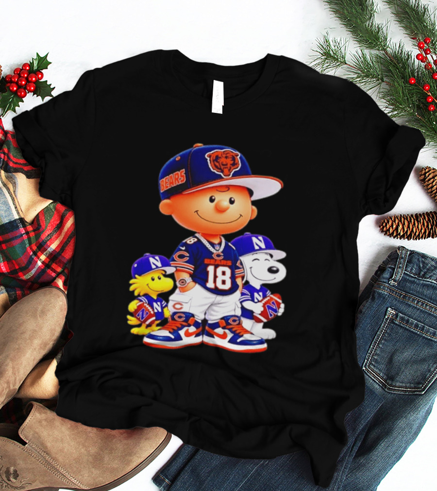 Charlie Brown And Snoopy Chicago Bears 18 With Woodstock In Football Gear T-Shirt