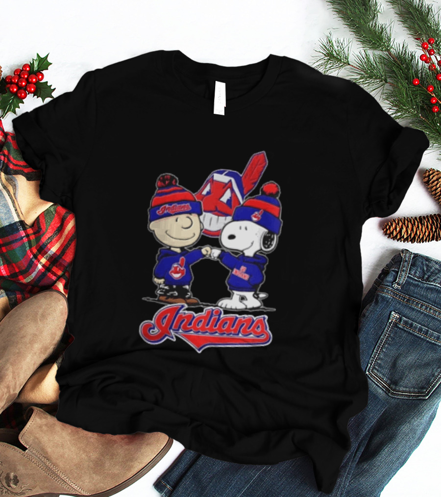 Cleveland Indians Charlie Brown Snoopy Fist Bumping Peanuts Fan Gear T-Shirt