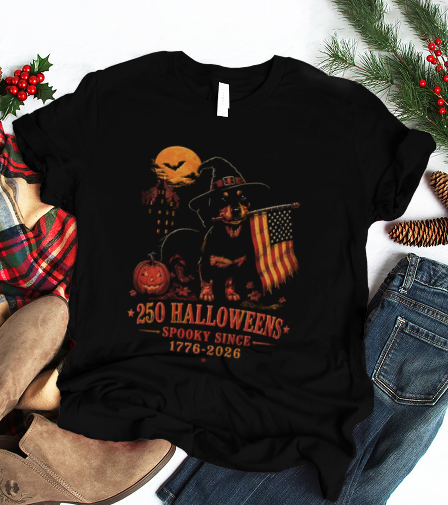 250 Halloweens Spooky Since 1776 2026 Dachshund Dog Lover T-Shirt