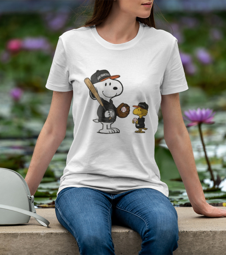 San Francisco Giants Snoopy Woodstock Baseball Caps Peanuts Characters T-Shirt